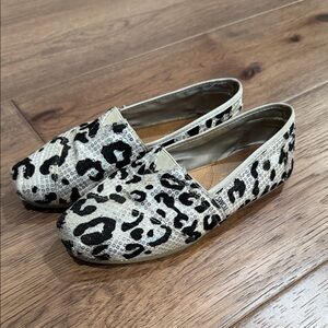 Toms Black and Cream Leopard Flats